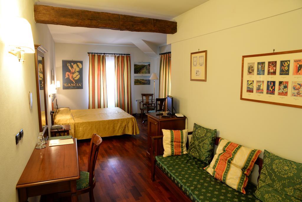 Villa Chiara Hotel Canelli Phòng bức ảnh
